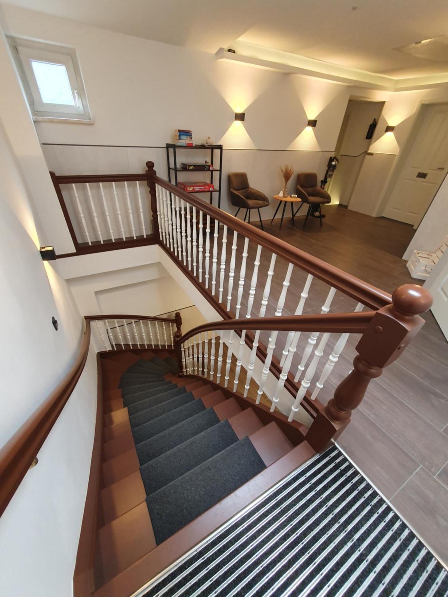 Neumuehler Hof- Ferienwohnung "Benjamin" Mit Grosser Privater Dachterasse Und Guter Anbindung In Die City Schwerin  Ngoại thất bức ảnh
