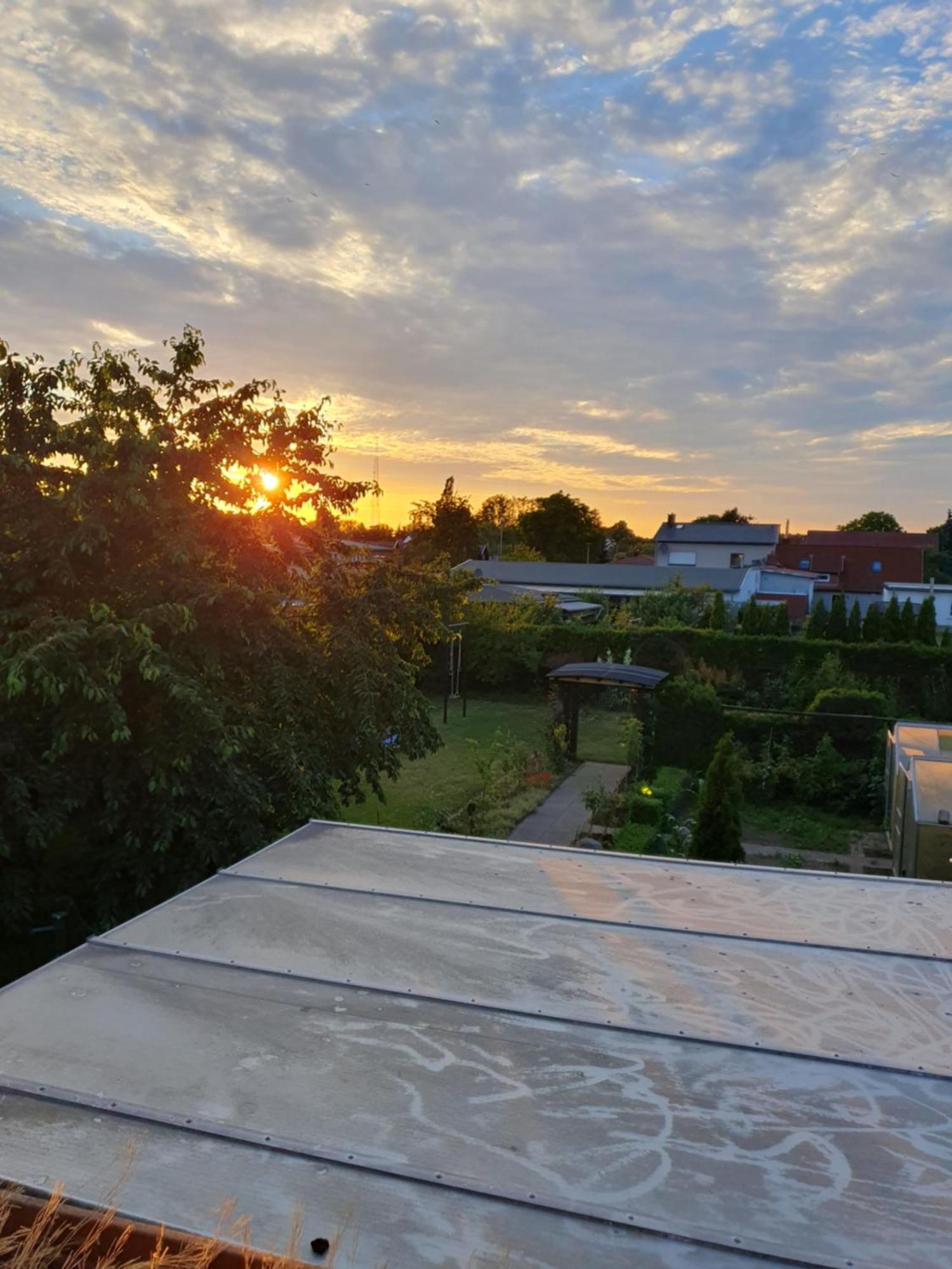 Neumuehler Hof- Ferienwohnung "Benjamin" Mit Grosser Privater Dachterasse Und Guter Anbindung In Die City Schwerin  Ngoại thất bức ảnh